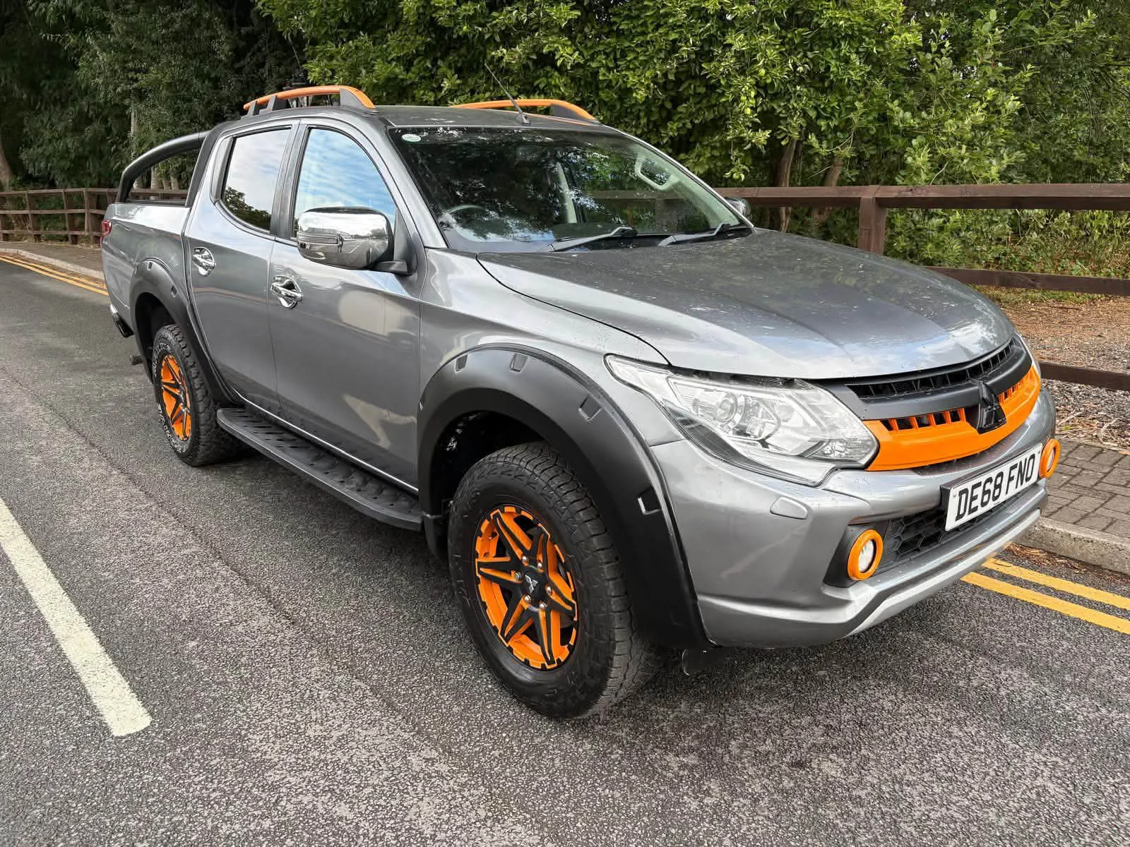 Mitsubishi L200